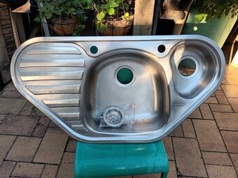 kuchyňský dřez rohový