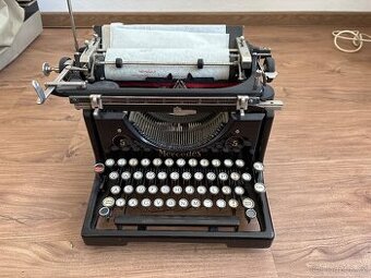 Psací stroj Mercedes