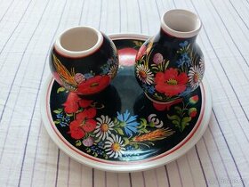 Malovaná keramika (talíř a 2 vázičky)