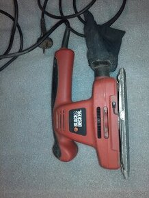 Vibrační bruska Black Decker KA197E 220W