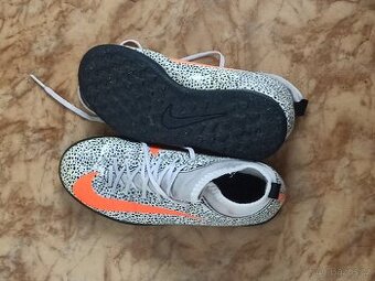 Turfy Nike Mercurial