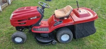 Zahradní traktor traktůrek MTD