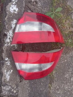 Škoda Superb 2, sedan - zadní světla