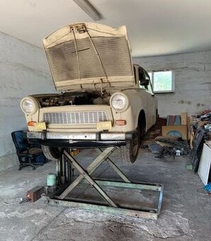 hydraulický nůžkový hever po přetěsnění a nový olej