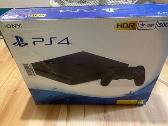 PS4 slim, + 2 ovladače TOP STAV