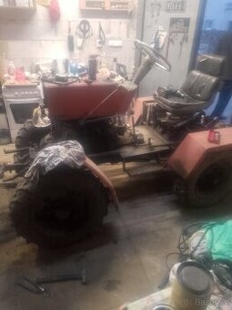 Malotraktor bez motoru