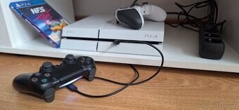 Prodám Playstation 4 Pro White Edition