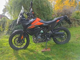KTM 390 Adventure – r.v. 2021, v provozu od 2022, 7 800 km