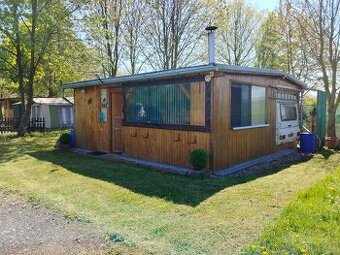 Prodej KARAVANU s Dřevěnou přístavbou .