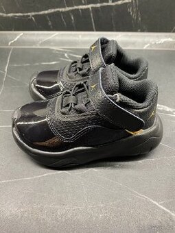 Černé dětské boty Nike Jordan