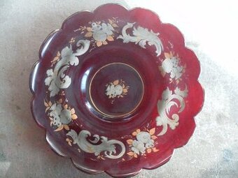 Starý malovaný, skleněný talíř.