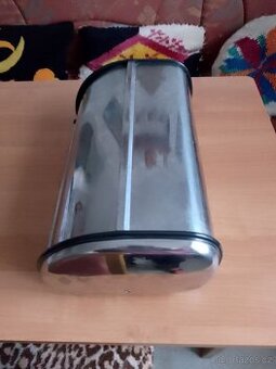 Chlebnik KADAX z nerezové stříbrné oceli