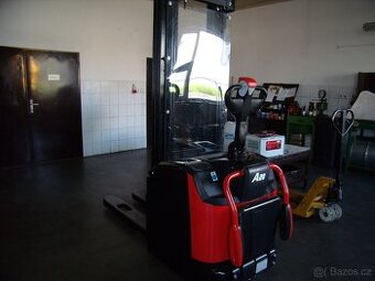 Ručně vedený elektrický vozík