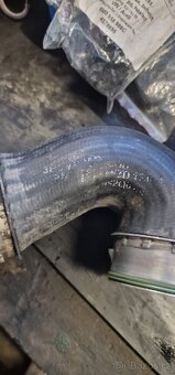 Tlaková hadice sání  3B0 145 834 AC