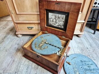 Starožitný hrací stroj Polyphon, 1895