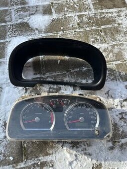 Budíky ze Suzuki Jimny