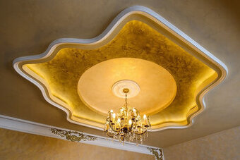 Starožitný zlatý lustr