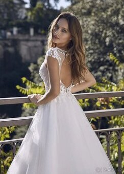 ✨ Svatební šaty s krajkovým živůtkem a otevřenými zády – vel