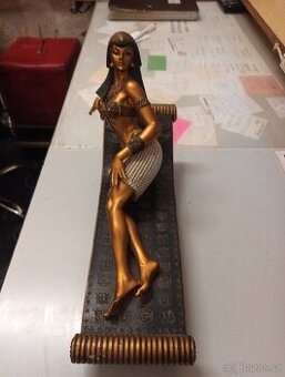 Bronzová soška Kleopatry VII.