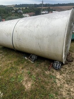 Nádrž na vodu dvouplášťová