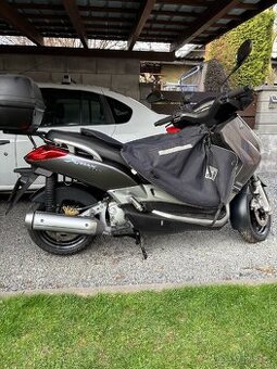 Yamaha X-max 250