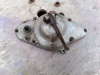 ČZ předválečná - víko motoru