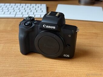 Fotoaparát Canon M50