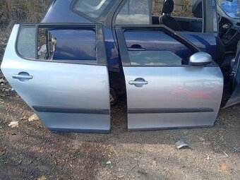 ŠKODA FABIA 2, DVEŘE PRAVÉ, P.P. A P.Z., PRAVÉ PŘEDNÍ A PRAV