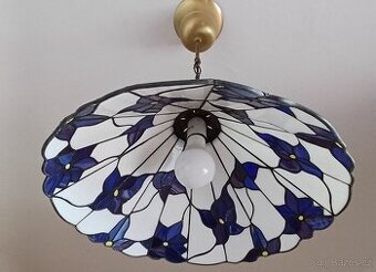 Krásný vitrážový lustr