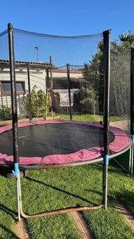 Trampolína