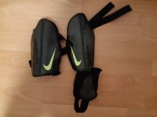 Chrániče Nike - 1