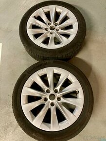 Tesla S sada 4ks alu 8x19 et40 Slipstream