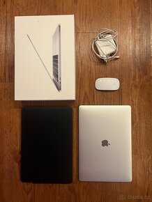 Apple MacBook top stav touch ID