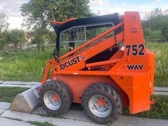 Locust 752