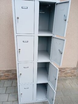 Plechová skříň 8 boxů -I