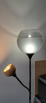 Prodám volně stojící lampu