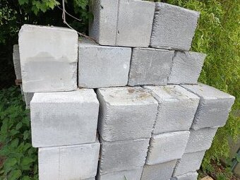 Pórobetonové tvárnice, cca 90ks