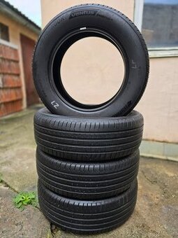 Zánovní letní pneu 225/60/17 poslední model