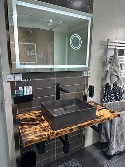 vybavení koupelny včetně stojánkové baterie Hansgrohe