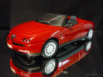 Alfa Romeo V6 Spider Maisto 1/18