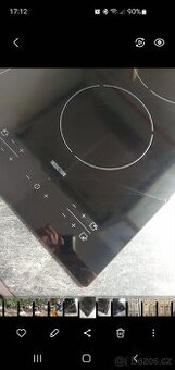 Indukční deska Elektrolux - prasklé sklo
