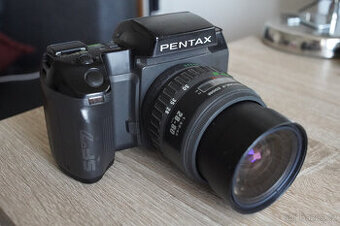 Pentax SF7 + Pentax F Zoom 28–80mm f/3.5–4.5