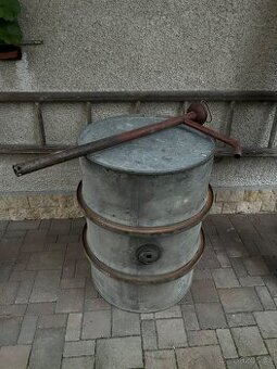 Plechový sud 200 l + ruční pumpa + kanystr 20 l