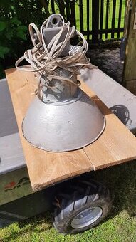 Průmyslové hliníkové svítidlo