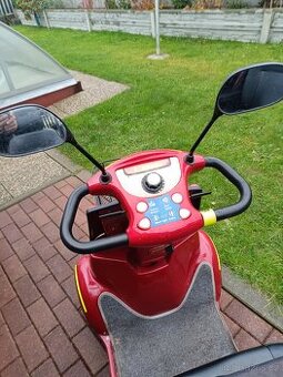 Elektrický invalidní vozík Selvo + ruční invalidní vozík
