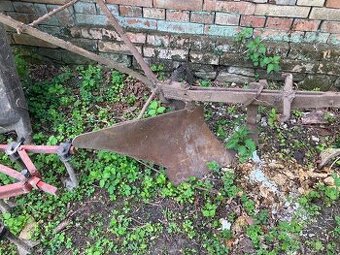 Pluh a brány za traktor nebo koně