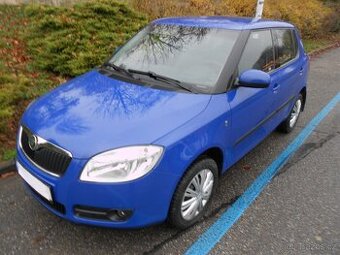 Škoda Fabiai 1.4 16V 63 kw moc hezká garážovaná. - 1