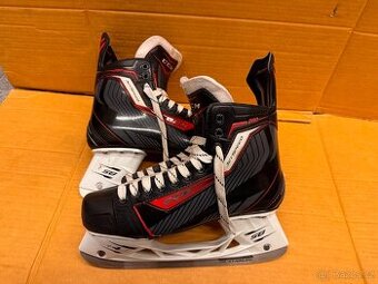 BRUSLE CCM JETSPEED 280, vel. 44,5/9,5 D
