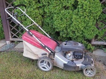 Benzínová sekačka s pojezdem