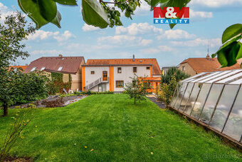 Prodej domu se 3 byty, 203 m², Hostivice